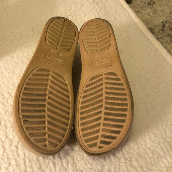 Crocs Women Brooklyn Strappy Low Wedge Bone Sandals Size 9 - Picture 11 of 13